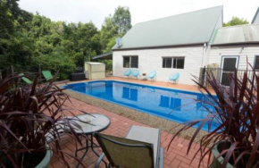 Quiet Country Retreat, Forster